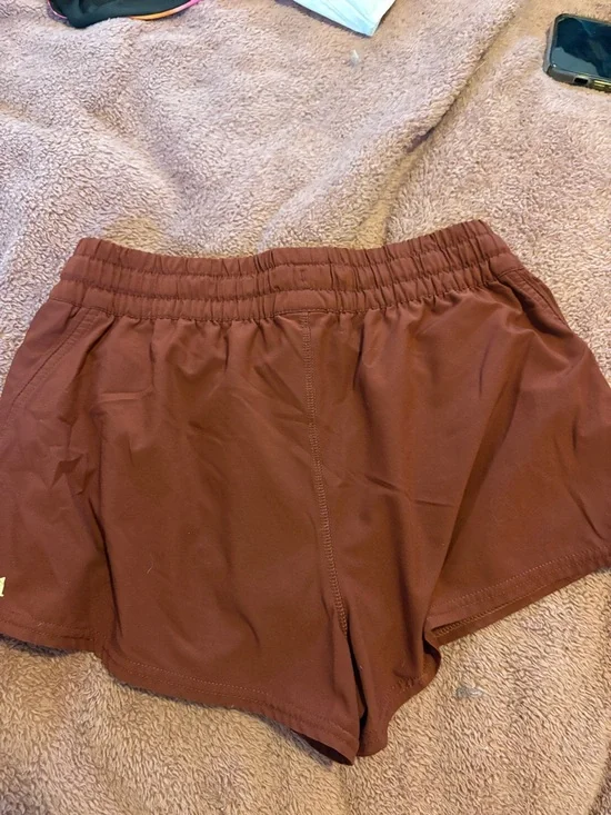 Vuori shorts - Picture 2 of 3